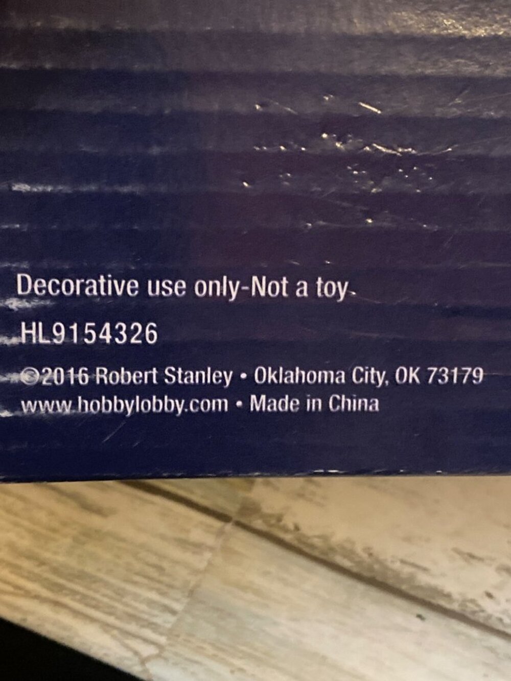 Robert Stanley “The Promise of Christmas” 11-Piece Nativity Set in Box - Picture 10 of 12